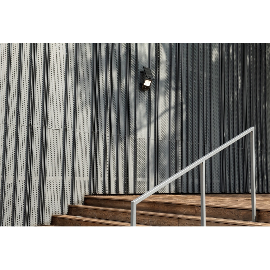 LED Zatemnitveni reflektor s solarnim panelom in senzorjem mraka LED/15W/15000 mAh 3,2V IP65 + Daljinski upravljalnik