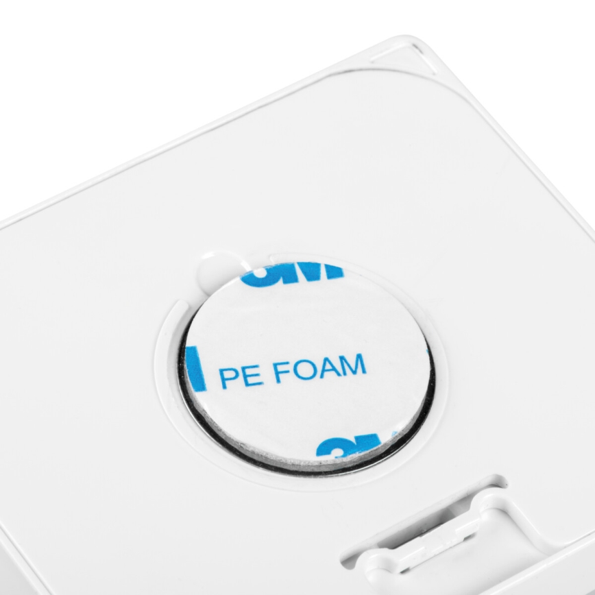 LED vgradna svetilka s senzorjem gibanja in senzorjem somraka IRS LED/0,3W/3xAAA IP54 bela