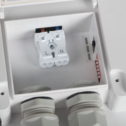 LED Zunanja stropna svetilka s senzorjem gibanja BENO LED/12/18W/230V 3000/3500/4000K IP65 bela kvadraten