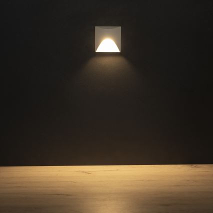 LED stopniščna svetilka EXIN LED/2,5W/230V 3000K IP65 bela, kvadratna