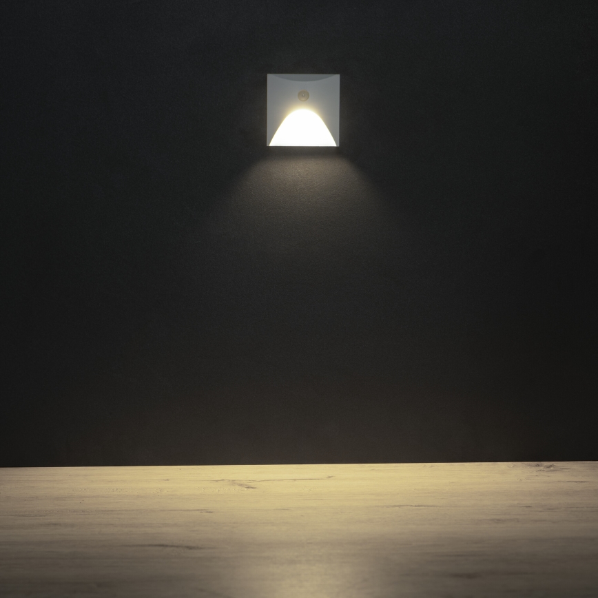 LED stopniščno svetilo s senzorjem gibanja in mraka EXIN LED/2,5W/230V 4000K IP65 belo kvadratno