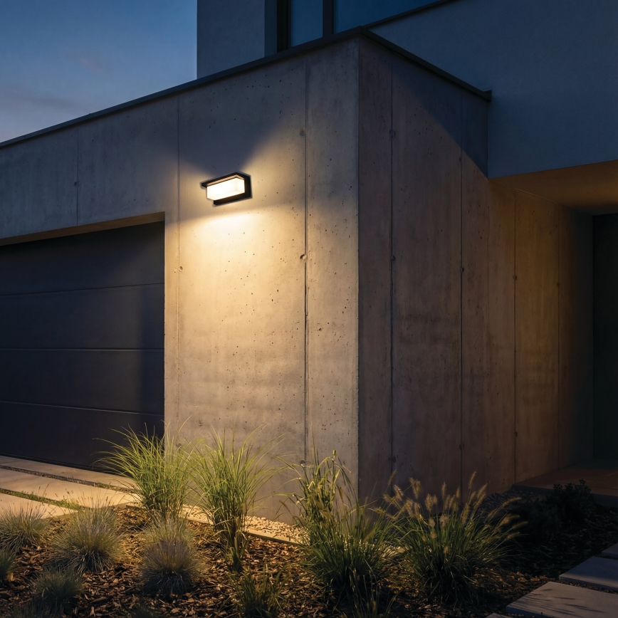 Zunanja stenska svetilka LERTO 1xE27/15W/230V IP54 črna