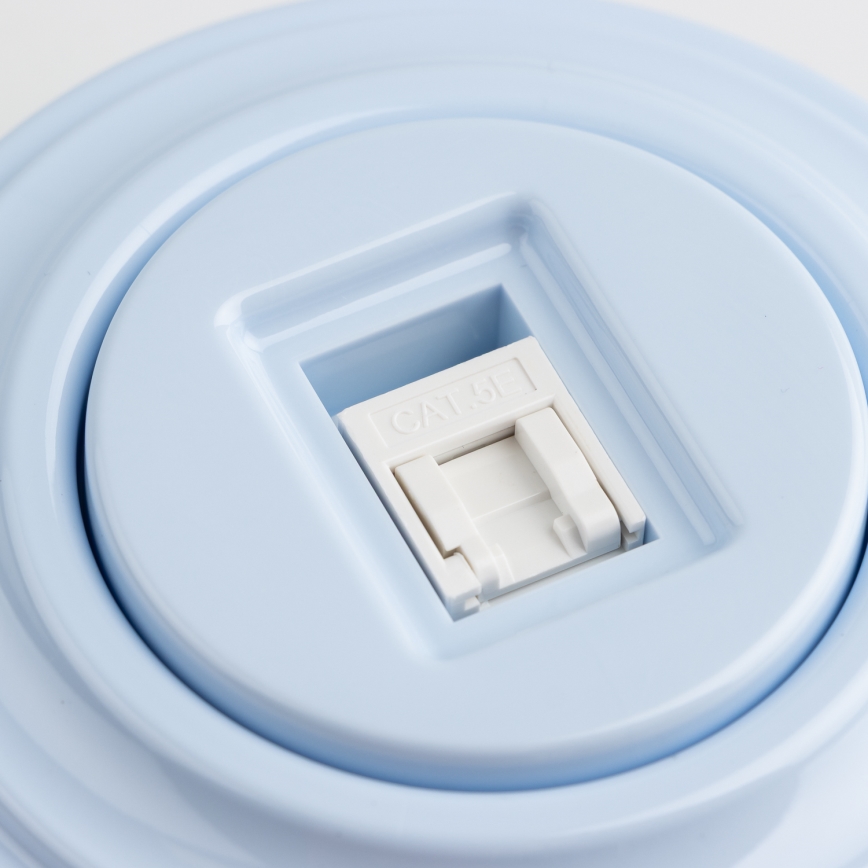 Kliklap - retro podatkovna vtičnica z modrim okvirjem