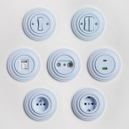 Kliklap - retro podatkovna vtičnica z modrim okvirjem