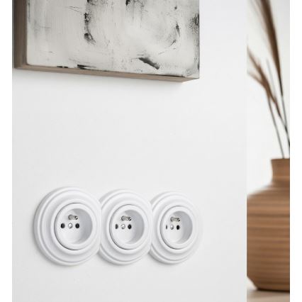 Kliklap - Trojna retro stenska vtičnica z okvirjem 230V snežno bela