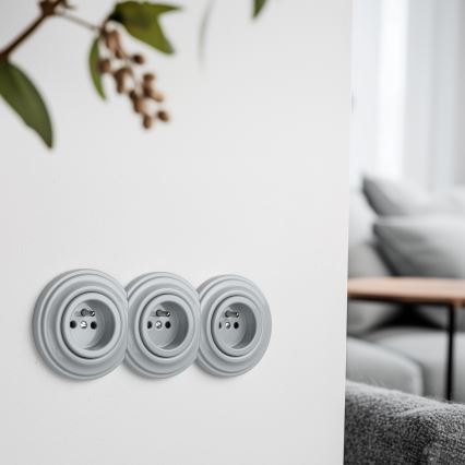 Kliklap - Trojna retro vtičnica za dom z okvirjem 230V siva