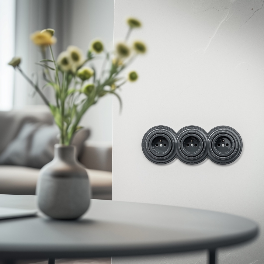 Kliklap - Trojna retro vtičnica za hišno uporabo z okvirjem 230 V, antracit