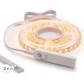 Komplet 1x LED trak s senzorjem gibanja FLEX LED/3,6W/4xAA 2 m + 2x vgradni profil 1 m srebrna/bela