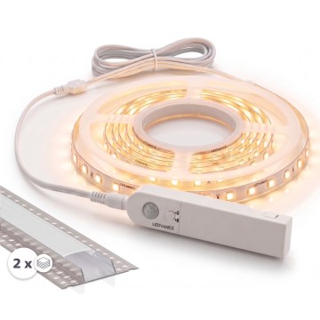 Komplet 1x LED trak s senzorjem gibanja FLEX LED/3,6W/4xAA 2 m + 2x vgradni profil 1 m srebrna/bela