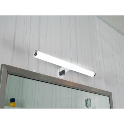 LED kopalniška osvetlitev za ogledalo LED/8W/230V 30 cm IP44 sijajni krom