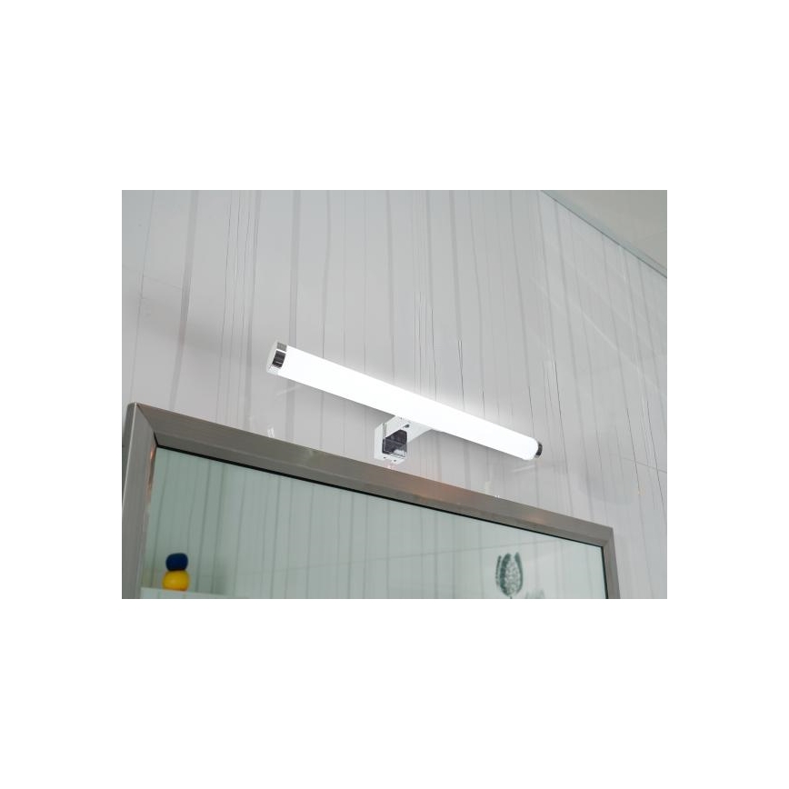LED kopalniška osvetlitev za ogledalo LED/8W/230V 30 cm IP44 sijajni krom