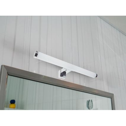LED kopalniška osvetlitev za ogledalo LED/8W/230V 30 cm IP44 sijajni krom