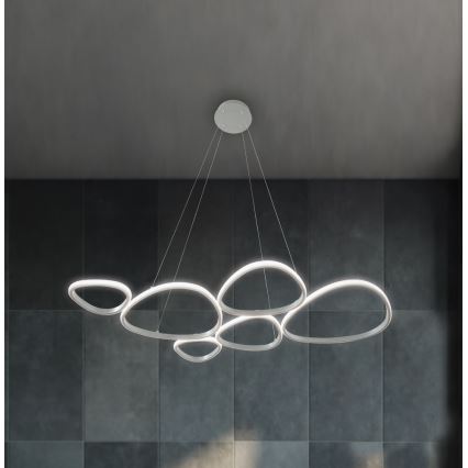 LED lestenec na jekleni vrvici HELIX LED/61W/230V, srebrne barve