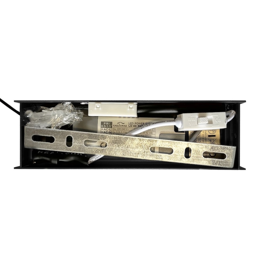 LED lestenec na kablu LINEA LED/36W/230V 3000/4000/5700K CRI 90 črna