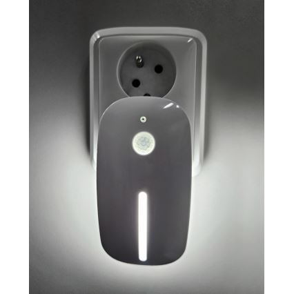 LED Nočna luč s senzorjem LED/1W/230V bela