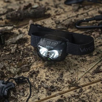 LED Zatemnitvena polnilna naglavna svetilka s senzorjem in rdeča luč 2xLED/5W/5V/3xAAA IP65 500 sijajni 1200 mAh