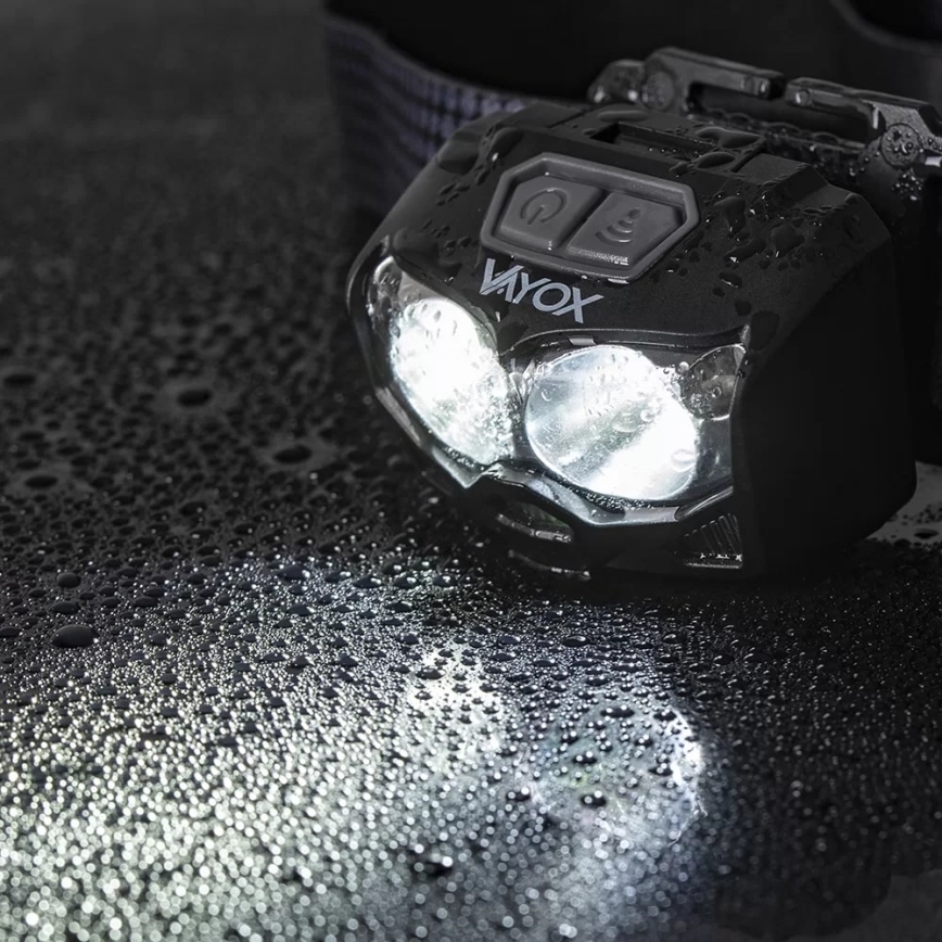 LED Zatemnitvena polnilna naglavna svetilka s senzorjem in rdeča luč 2xLED/5W/5V/3xAAA IP65 500 sijajni 1200 mAh