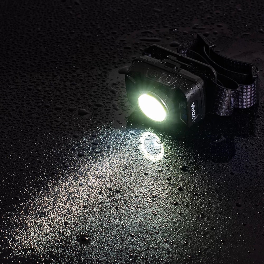 LED Zatemnitvena polnilna naglavna svetilka s senzorjem in rdeča luč LED/15W/5V IP66 430 sijajni 1800 mAh