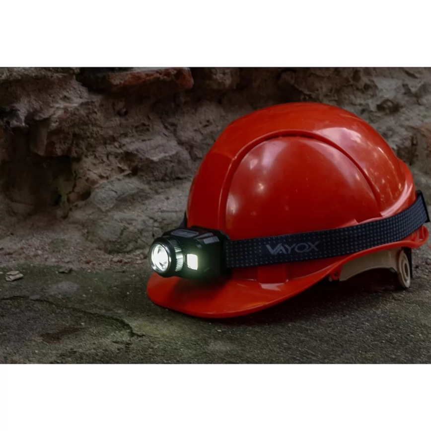 LED Zatemnitvena polnilna naglavna svetilka s senzorjem in rdeča luč LED/6W/5V/3xAAA IP44 500 sijajni 1200 mAh