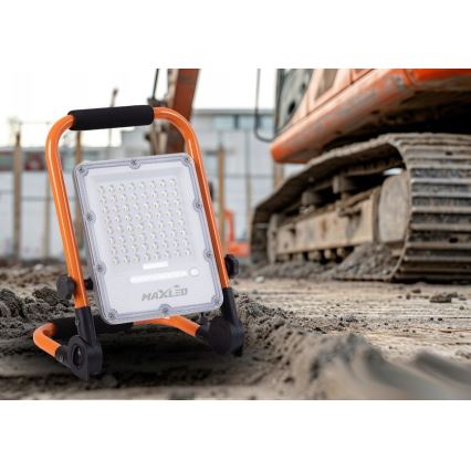 Zatemljiv polnilni LED reflektor s stojalom LED/50W/3,2V 4500K 5000 mAh IP65 oranžna