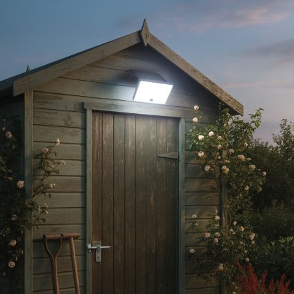 LED reflektor s senzorjem in sončnim panelom FUJI LED/8W/3,7V 2000 mAh IP44