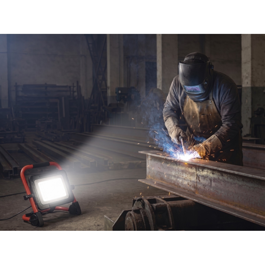 LED reflektor s stojalom ELION LED/100W/230V 4000K IP65 rdeča/črna