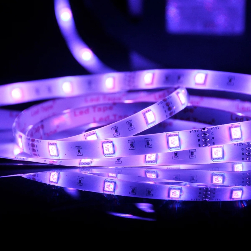 LED RGB Zatemnitveni zunanji trak 5m LED/14W/12V IP65 + Daljinski upravljalnik