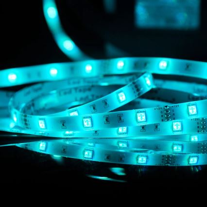 LED RGB Zatemnitveni zunanji trak 5m LED/14W/12V IP65 + Daljinski upravljalnik