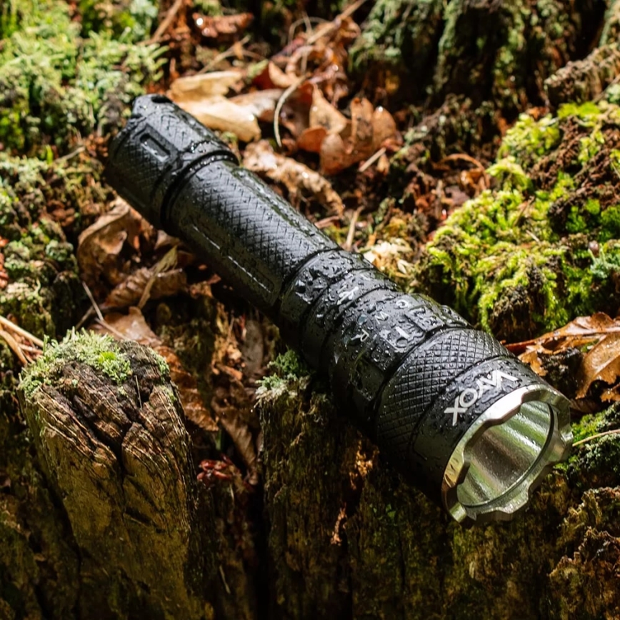 LED RGBW Zatemnitvena polnilna svetilka LED/15W/5V IP66 1500 sijajni 2000 mAh