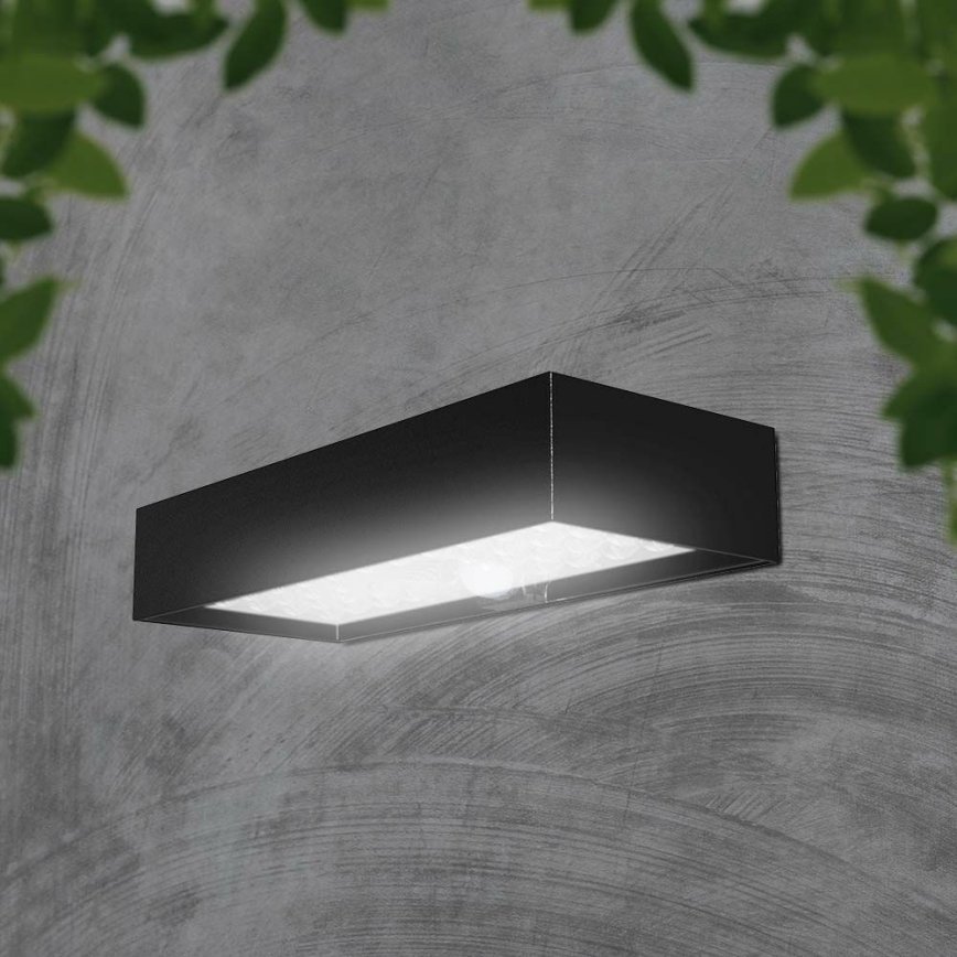 LED Solarna stenska svetilka s senzorjem LED/6W/3,7V IP65 4000K 3000 mAh črna