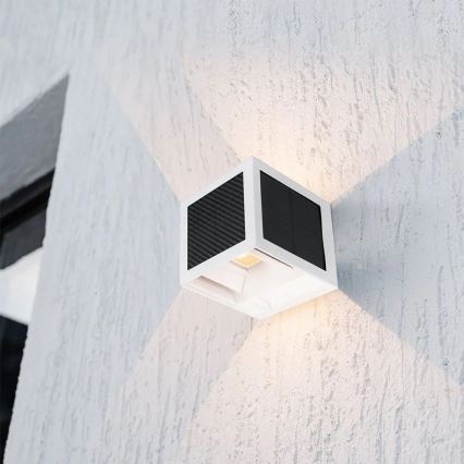 LED solarna stenska svetilka s senzorjem LED/9W/3,7V 3000/4000/6000K IP65 2600 mAh bela