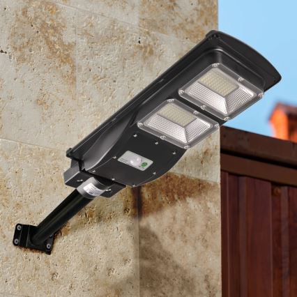 LED Solarna ulična svetilka s senzorjem STREET 2xLED/6W/3,2V IP65 + Daljinski upravljalnik
