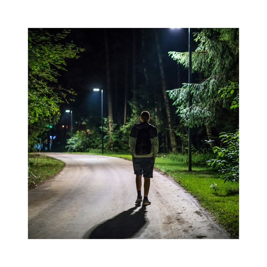 LED Zatemnitvena solarna ulica svetilka z motion in dusk senzor URBI LED/8W/3,2V 6500K IP54 10000 mAh + Daljinski upravljalnik