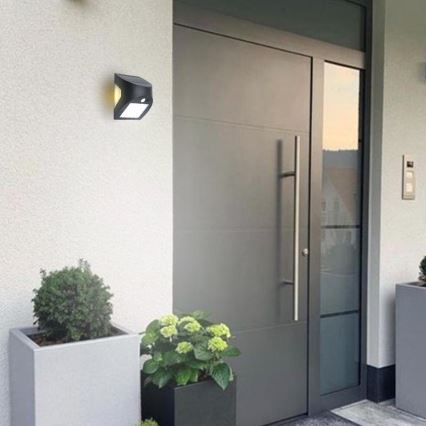 LED solarno stensko svetilo s senzorjem LED/3W/3,7V 3000/4000K 1200 mAh IP54 črna