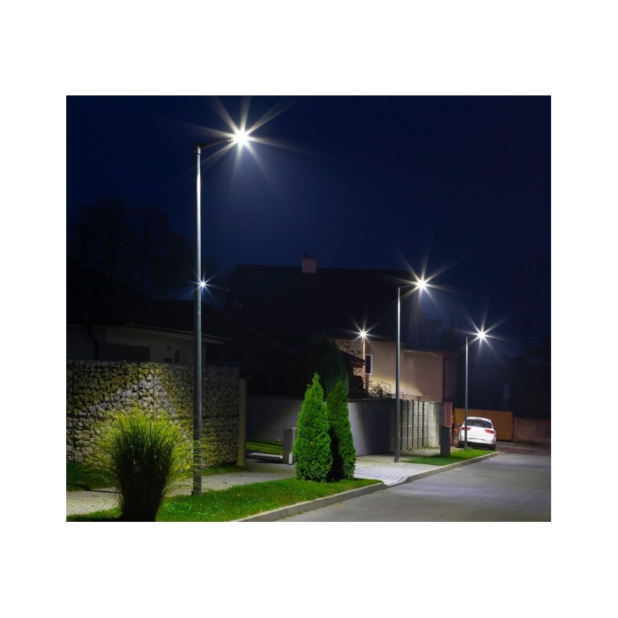 LED sončna ulična svetilka s senzorjem STREET LED/15W/7,4V 4000K IP65 5400 mAh