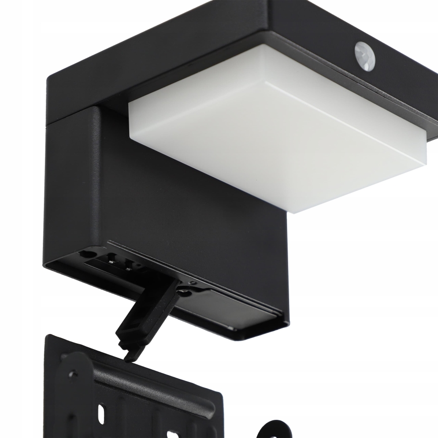 LED sončno stensko svetilo s senzorjem LED/5W/3,7V 2000 mAh IP44 črna