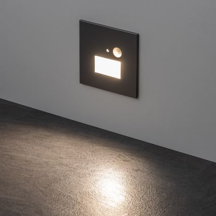 LED svetilka za stopnice s senzorjem gibanja in senzorjem mraka LED/1,5W/230V 3000/4000/6000K srebrna