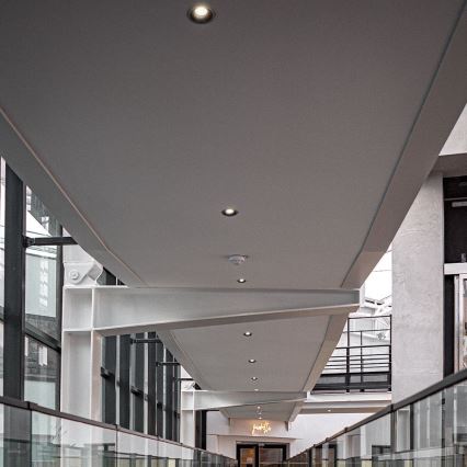 LED Vgradna svetilka LED/18W/230V 3000/4000/6400K ø 10,6 cm črna