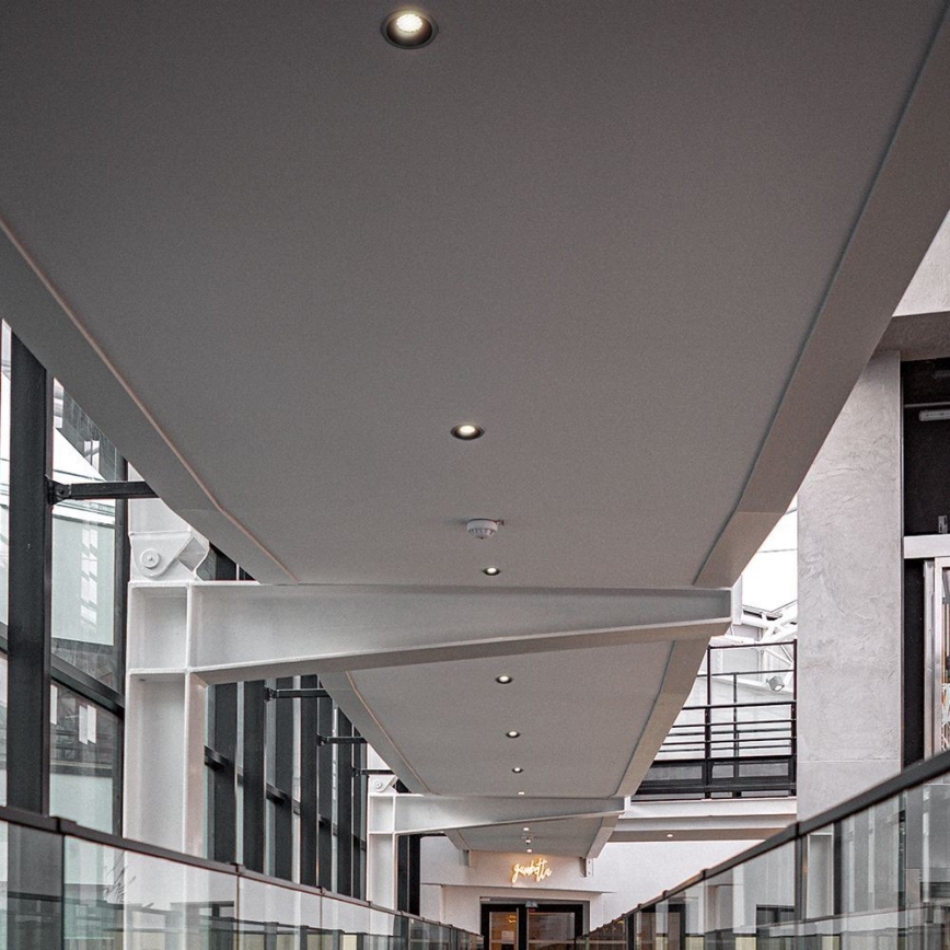 LED Vgradna svetilka LED/18W/230V 3000/4000/6400K ø 10,6 cm črna
