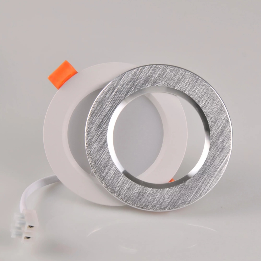 LED Vgradna svetilka ZOE LED/4,8W/230V srebrna