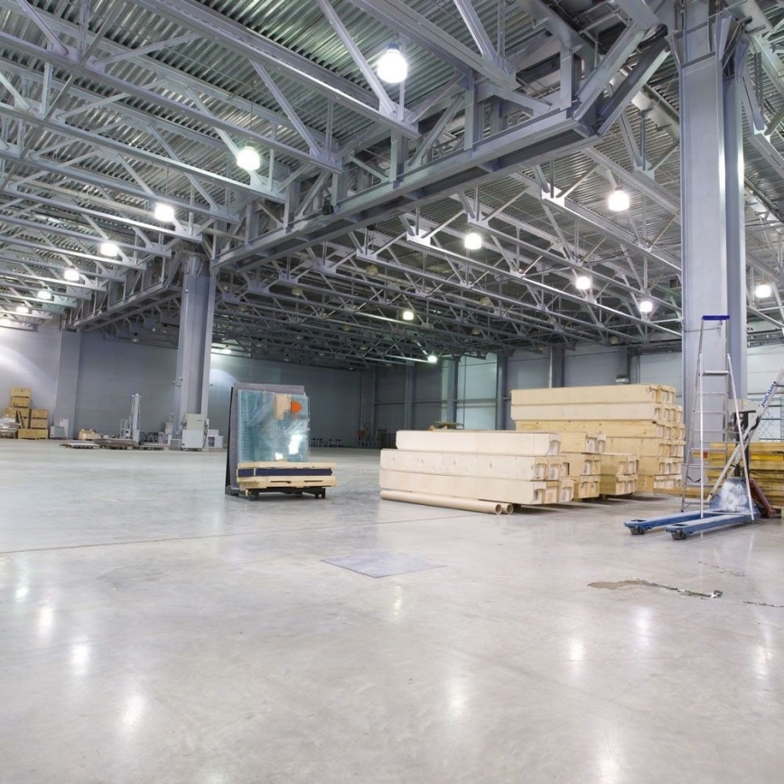 LED Zatemnitvena industrijska svetilka High Bay LED/500W/230V 4000K IP65 črna