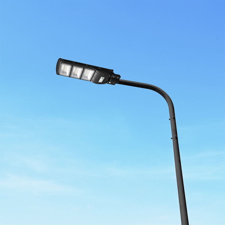 LED Zatemnitvena solarna ulična svetilka s senzorjem gibanja in mraka LED/12W/3,2V 6000K IP65 10000 mAh črna + Daljinski upravljalnik
