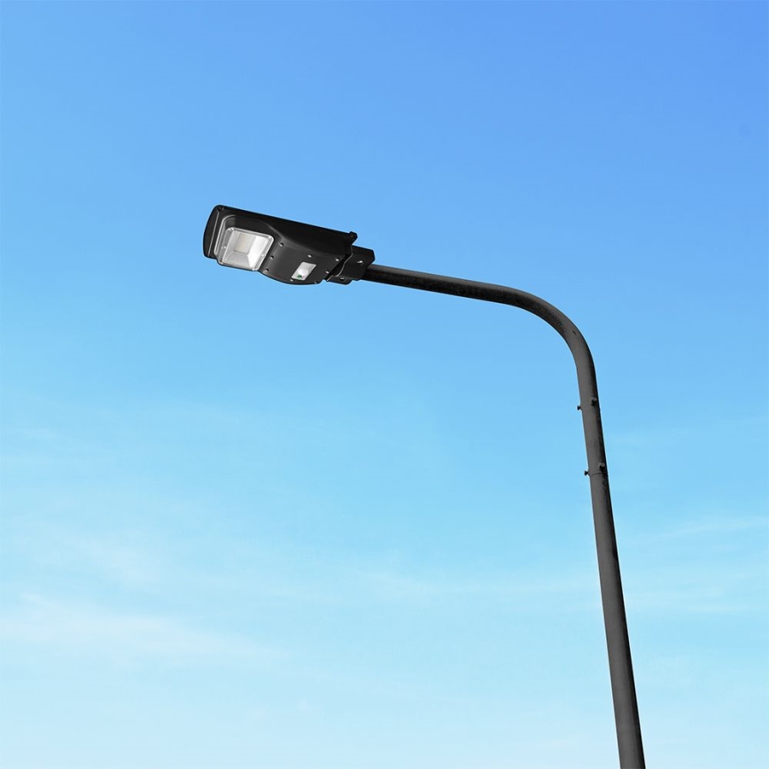 LED Zatemnitvena solarna ulična svetilka s senzorjem gibanja in mraka LED/6W/3,2V 6000K IP65 5000 mAh črna + Daljinski upravljalnik