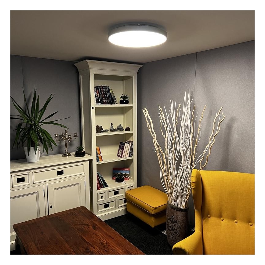 LED Zatemnitvena stropna svetilka LED/48W/230V 2700-6500K Wi-Fi Tuya + Daljinski upravljalnik