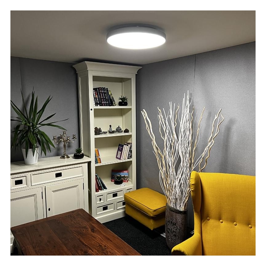 LED Zatemnitvena stropna svetilka LED/48W/230V 2700-6500K Wi-Fi Tuya + Daljinski upravljalnik