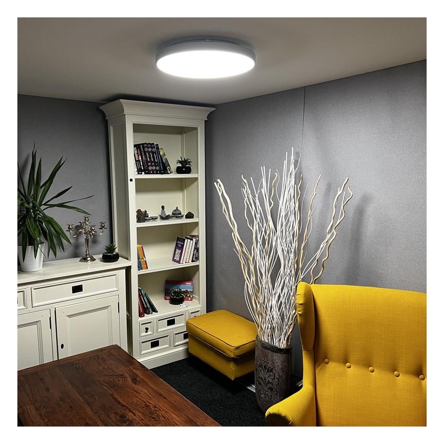 LED Zatemnitvena stropna svetilka LED/48W/230V 2700-6500K Wi-Fi Tuya + Daljinski upravljalnik