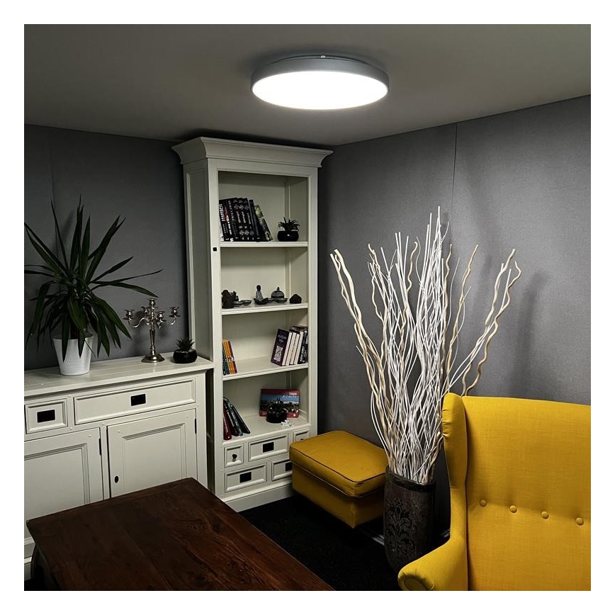 LED Zatemnitvena stropna svetilka LED/48W/230V 2700-6500K Wi-Fi Tuya + Daljinski upravljalnik