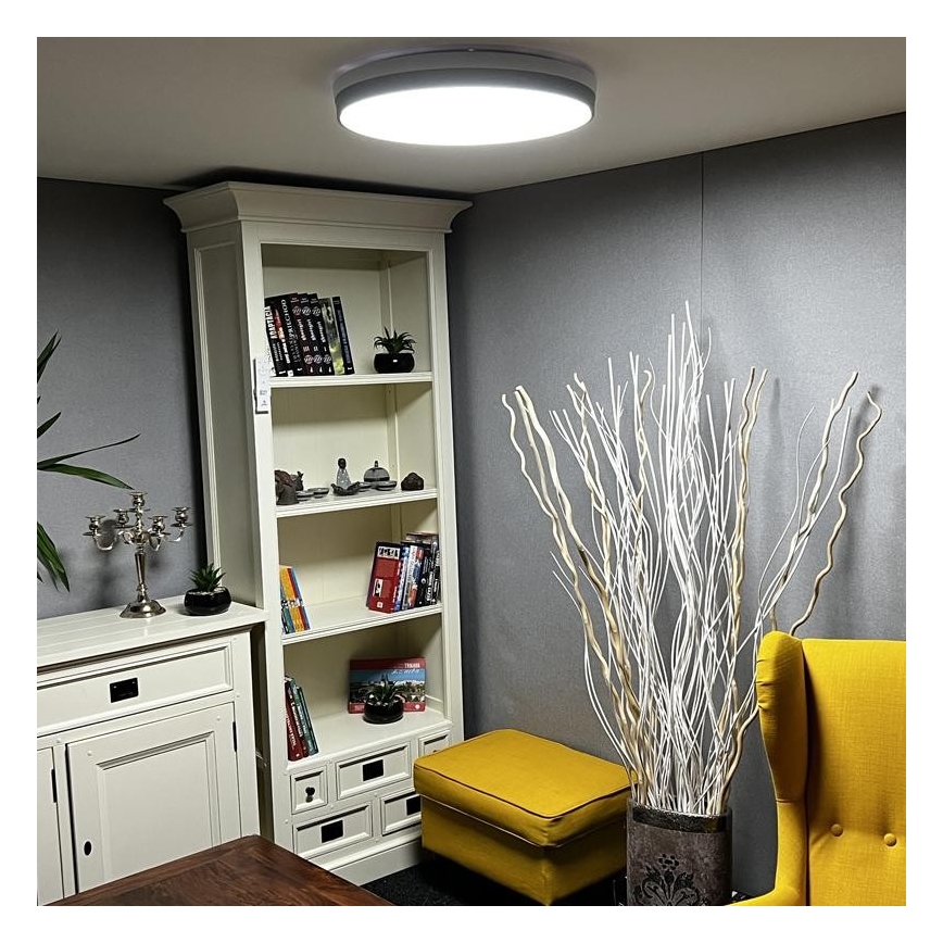 LED Zatemnitvena stropna svetilka LED/48W/230V 2700-6500K Wi-Fi Tuya + Daljinski upravljalnik
