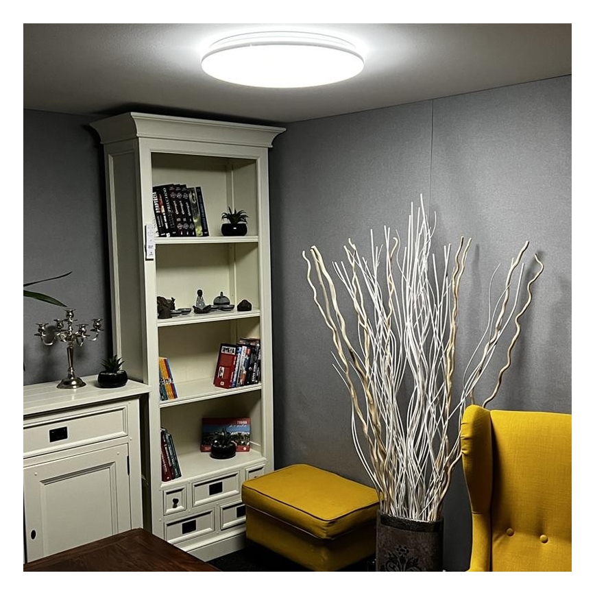 LED Zatemnitvena stropna svetilka LED/48W/230V 2700-6500K Wi-Fi Tuya + Daljinski upravljalnik