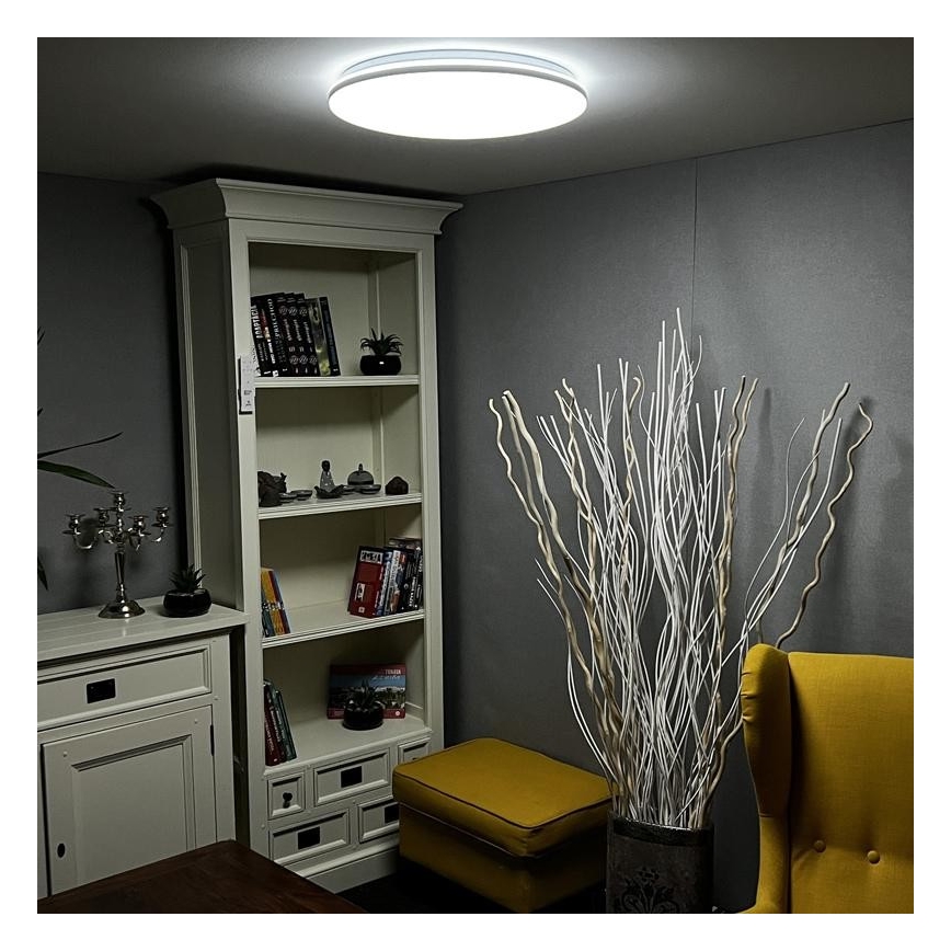 LED Zatemnitvena stropna svetilka LED/48W/230V 2700-6500K Wi-Fi Tuya + Daljinski upravljalnik